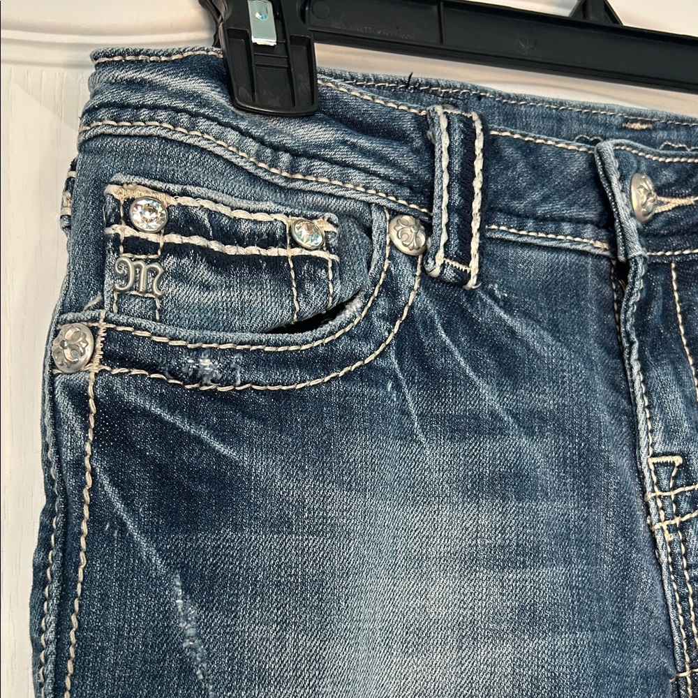 Miss Me Capri Jeans Women’s 28 Embroidered, Embellished Blue Jeans - Picture 9 of 16